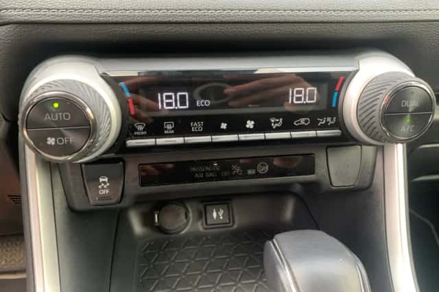 Toyota RAV4 (2019) thumbnail 24