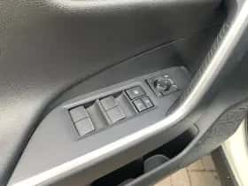 Toyota RAV4 (2019) thumbnail 9