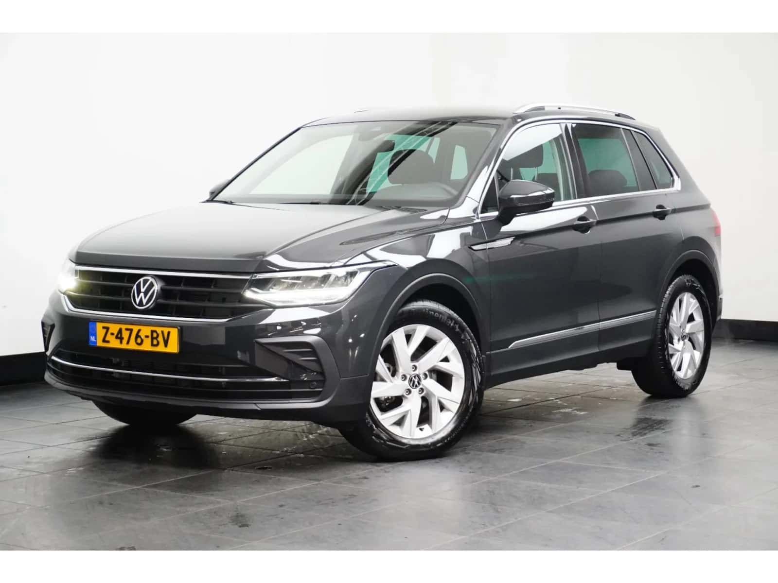 Volkswagen Tiguan (2022) — foto 1