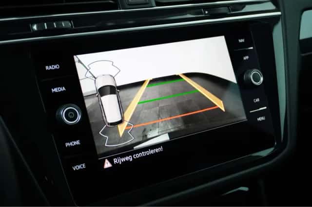 Volkswagen Tiguan (2022) thumbnail 10