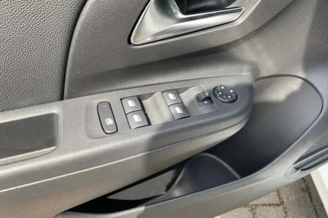 Opel Corsa (2022) thumbnail 9