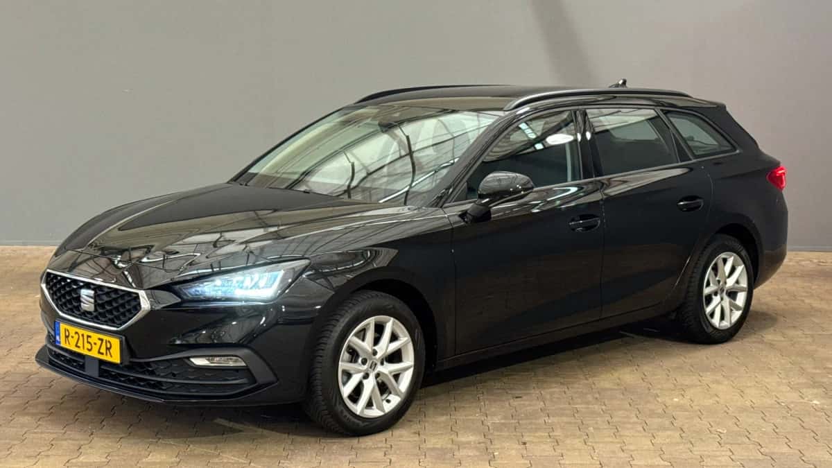 SEAT Leon Sportstourer (2023) — foto 1