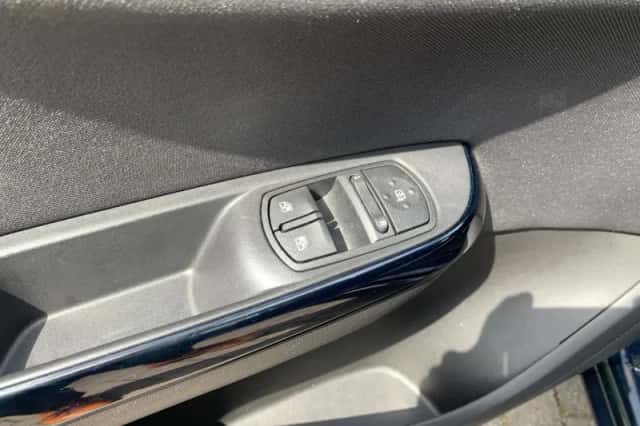 Opel Corsa (2018) thumbnail 9