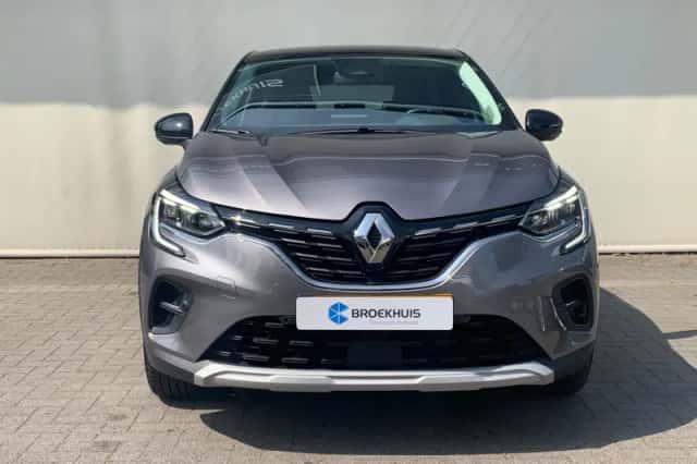 Renault Captur (2023) thumbnail 2