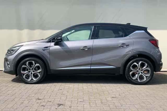 Renault Captur (2023) thumbnail 4