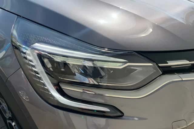 Renault Captur (2023) thumbnail 32