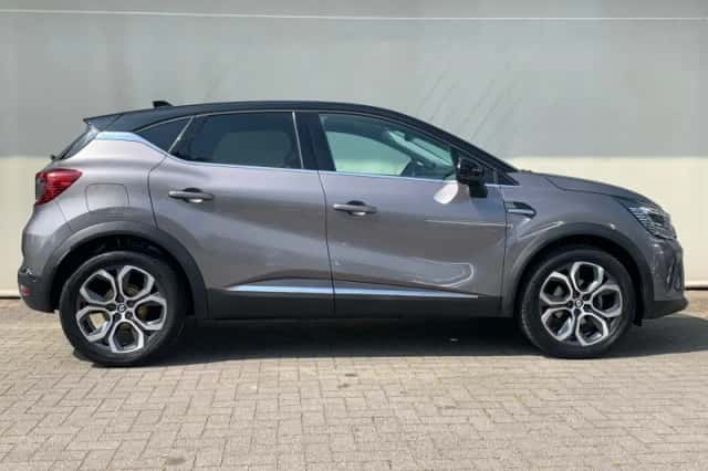 Renault Captur (2023) thumbnail 5