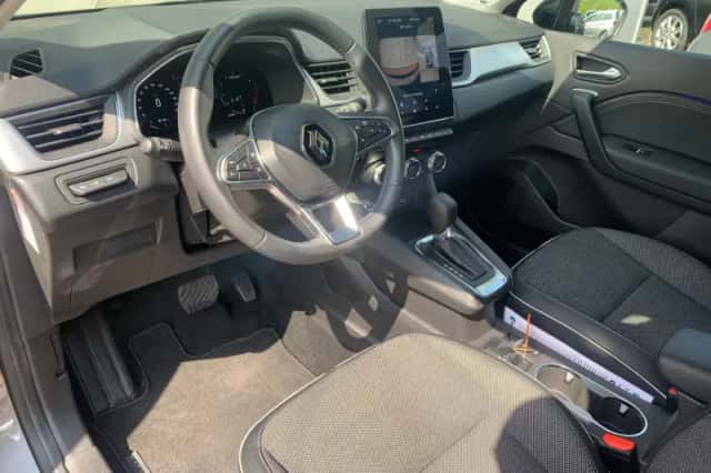 Renault Captur (2023) thumbnail 7