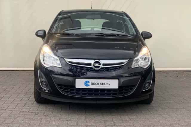 Opel Corsa (2011) thumbnail 2