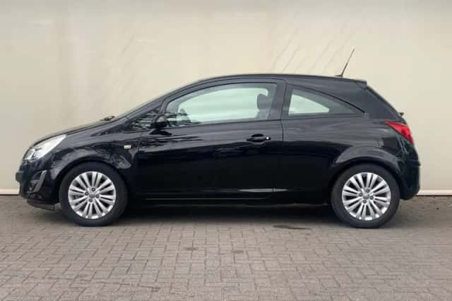 Opel Corsa (2011) thumbnail 4