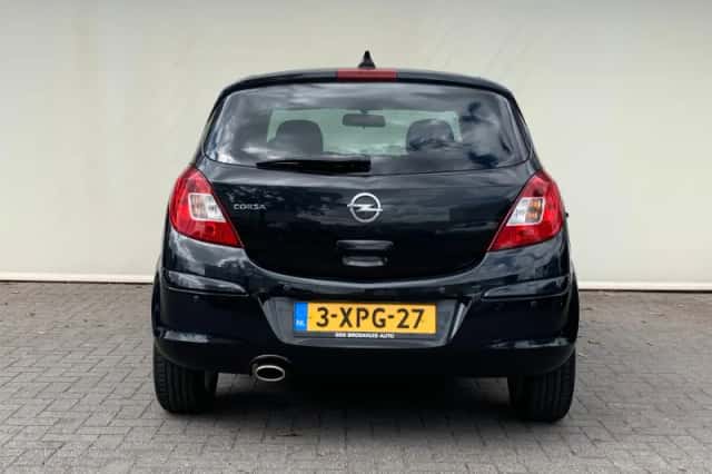 Opel Corsa (2014) thumbnail 5