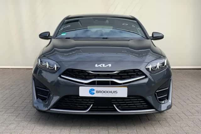 Kia Proceed (2022) thumbnail 2
