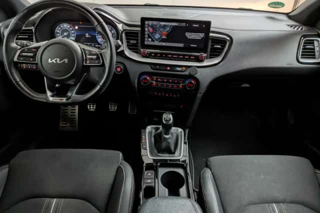 Kia Proceed (2022) thumbnail 5