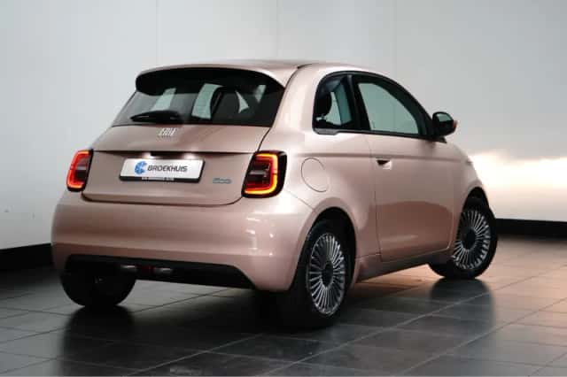 Fiat 500e (2023) thumbnail 4