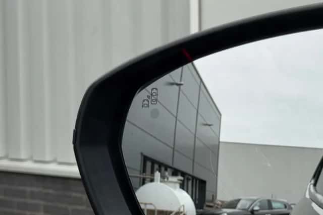 Opel Grandland X (2020) thumbnail 29