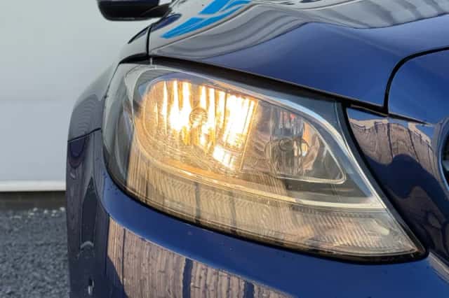 Mercedes-Benz C-Klasse (2015) thumbnail 3