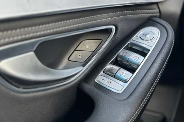 Mercedes-Benz C-Klasse (2015) thumbnail 30