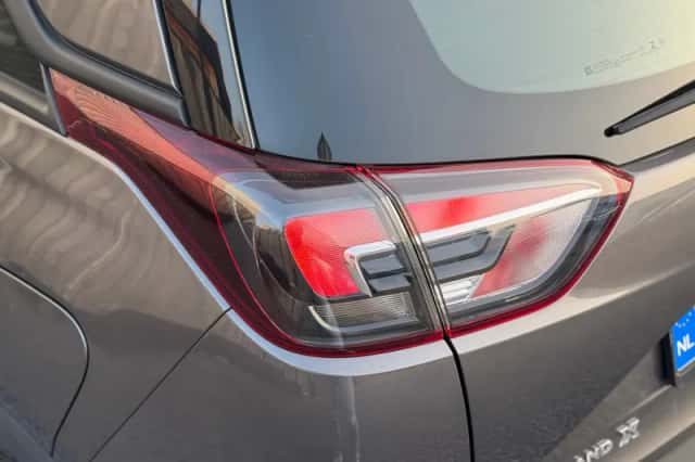 Opel Crossland X (2020) thumbnail 15