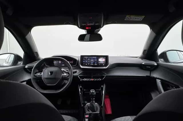 Peugeot 2008 (2025) thumbnail 16