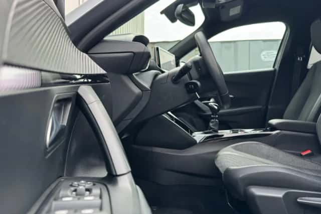 Peugeot 2008 (2025) thumbnail 18