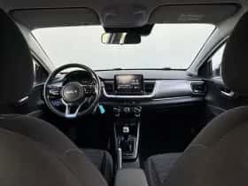 Kia Stonic (2021) thumbnail 16