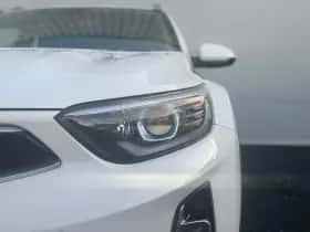 Kia Stonic (2021) thumbnail 3