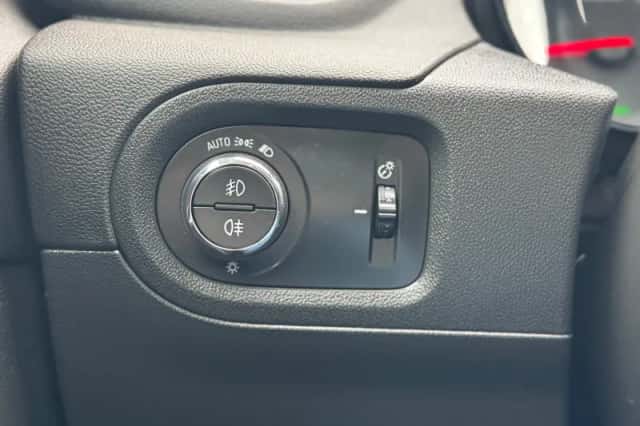 Opel Grandland X (2019) thumbnail 27