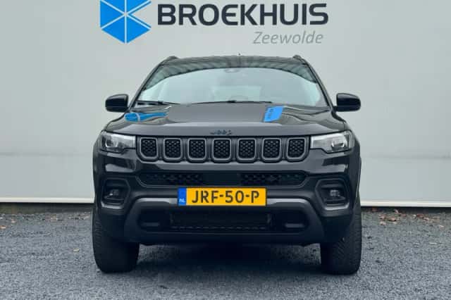 Jeep Compass (2024) thumbnail 3