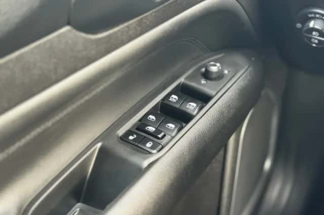 Jeep Compass (2024) thumbnail 25