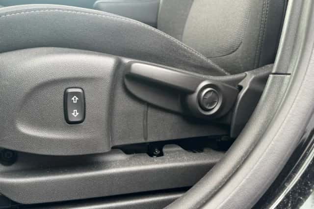 Opel Crossland (2022) thumbnail 32