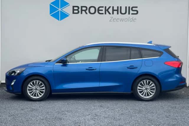 Ford Focus (2020) thumbnail 2