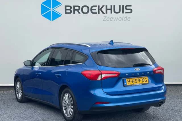 Ford Focus (2020) thumbnail 3