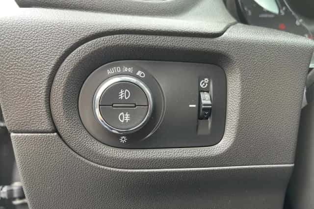 Opel Grandland X (2018) thumbnail 16