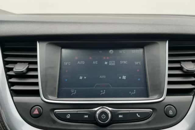 Opel Grandland X (2018) thumbnail 25