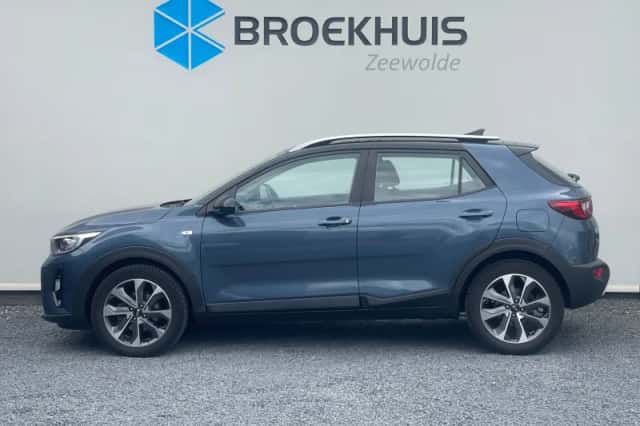 Kia Stonic (2019) thumbnail 2