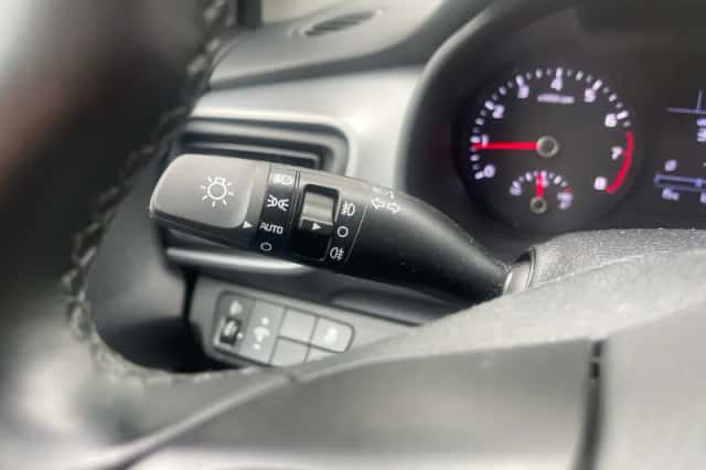 Kia Stonic (2019) thumbnail 14