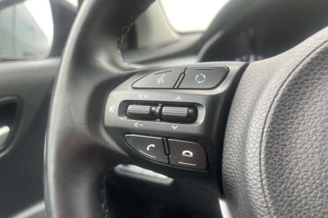 Kia Stonic (2019) thumbnail 15