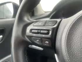 Kia Stonic (2019) thumbnail 15