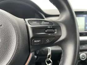 Kia Stonic (2019) thumbnail 17