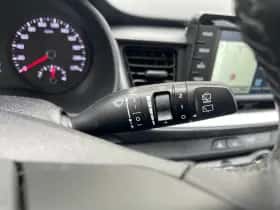 Kia Stonic (2019) thumbnail 18
