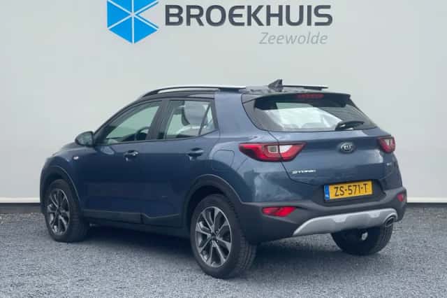 Kia Stonic (2019) thumbnail 3
