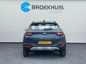 Kia Stonic (2019) thumbnail 4