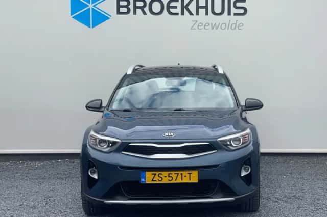 Kia Stonic (2019) thumbnail 7