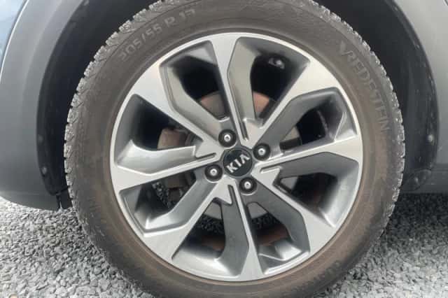 Kia Stonic (2019) thumbnail 8