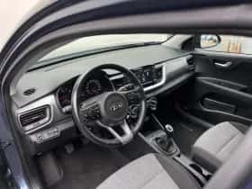 Kia Stonic (2019) thumbnail 10