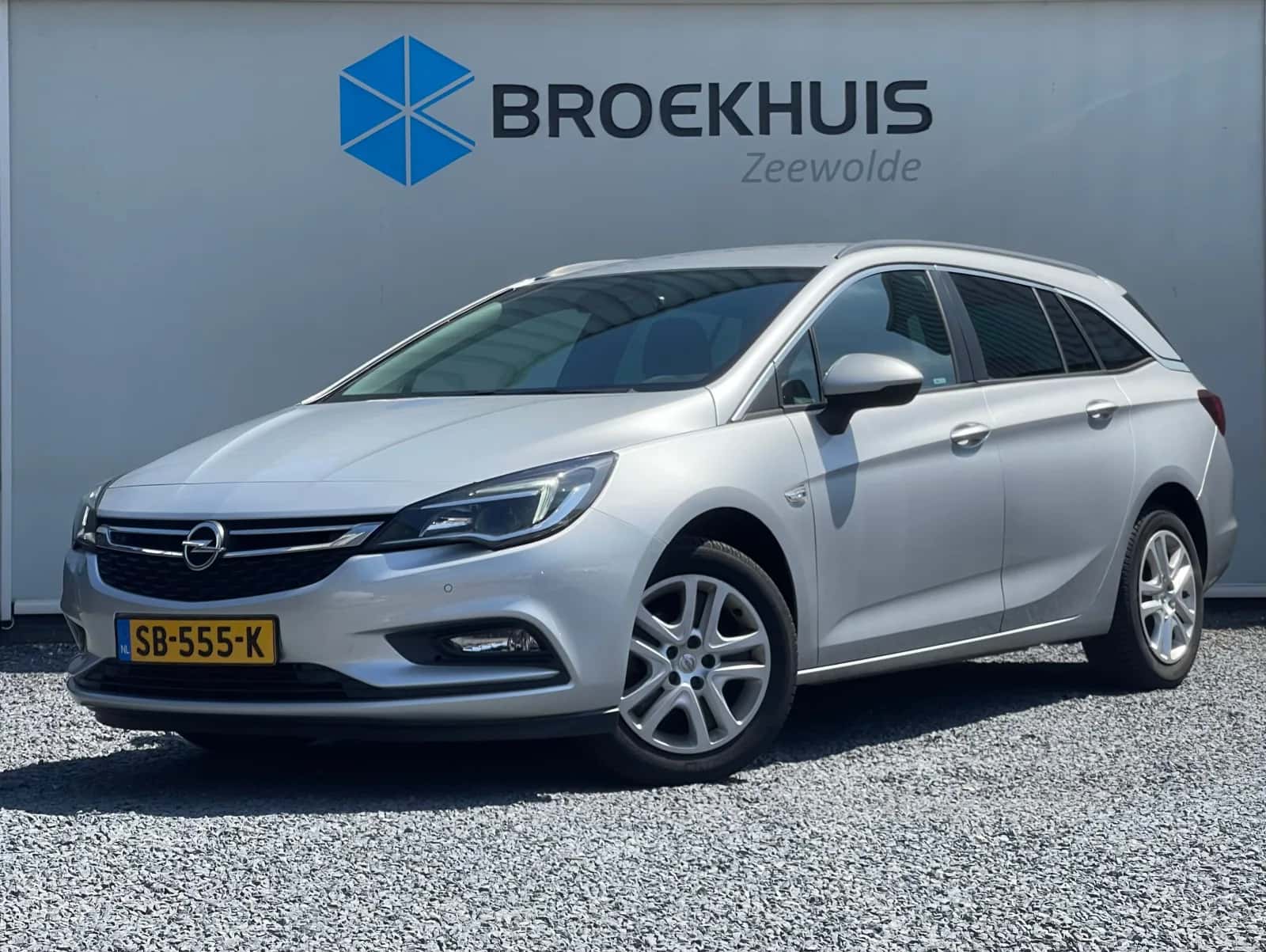 Opel Astra Sports Tourer (2017) — foto 1