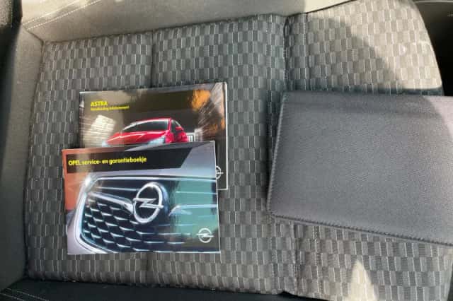 Opel Astra Sports Tourer (2017) thumbnail 33