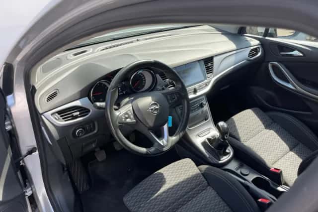 Opel Astra Sports Tourer (2017) thumbnail 9