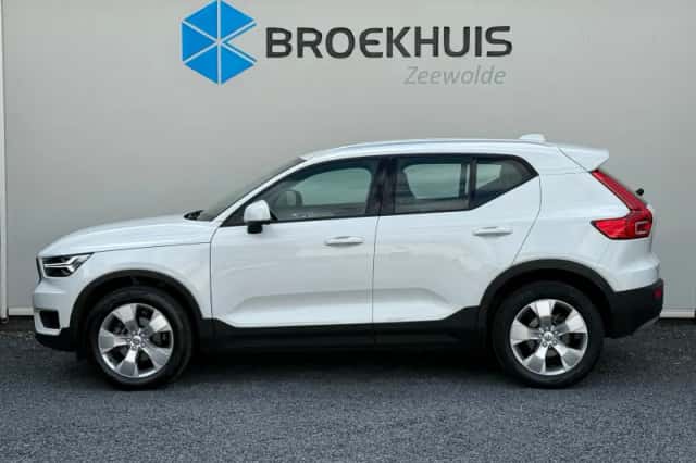 Volvo XC40 (2019) thumbnail 2