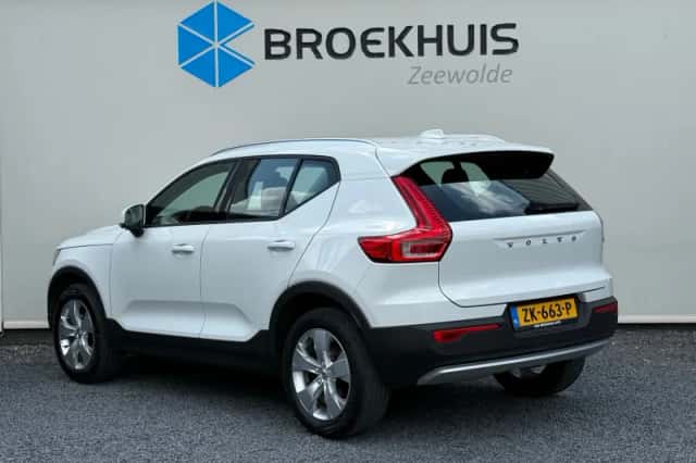 Volvo XC40 (2019) thumbnail 3